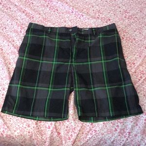 Callaway Golf Shorts Plaid blk/grn/gry Size 38